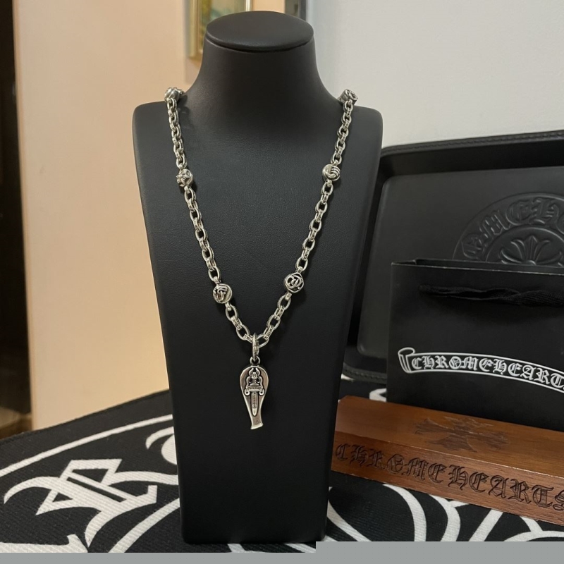 Ch**me He**ts necklaces
